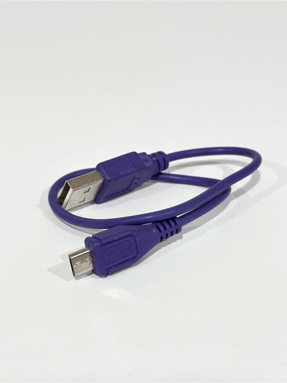 Power Bank Battery Charger InstaCharge 3000Ah Purple